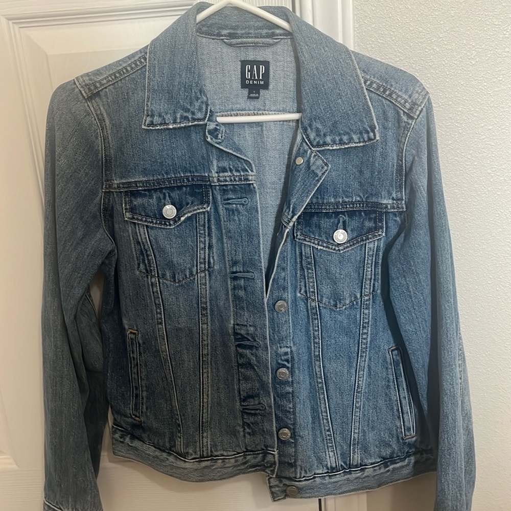 Women’s denim jacket